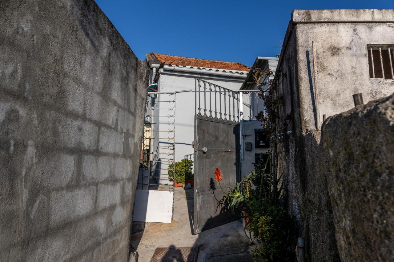 House On A Rustic Island At Campanha Trainstation Apartment Porto Ngoại thất bức ảnh